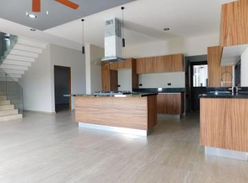 Casa en condominio de 4 habitaciones, Benito Juárez · Casa en Venta en Residencial Lagos del Sol, Cancún Q. Roo