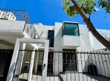 Casa de 3 habitaciones, La Paz · Casa en Renta en El Esterito, La Paz – 3 Recámaras, Amueblada y a Una Cuadra del Malecon