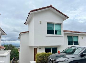 Casa · 210m² · 3 Recámaras · 2 Estacionamientos · Renta Casa en Corregidora Queretaro Villa Esmeralda