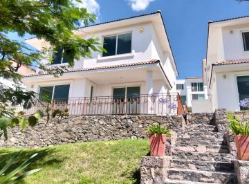 Casa · 210m² · 3 Recámaras · 2 Estacionamientos · Renta Casa en Corregidora Queretaro Villa Esmeralda