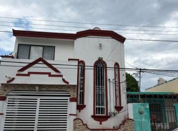 Casa de 5 habitaciones, Campeche · En Venta Casa Amplia de 5 Recamaras en Santa Ana