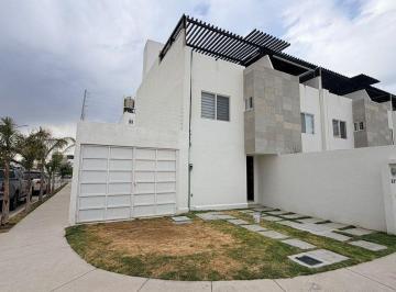 fae8bcbc0023fa4c0de87acbf19ee9d65221e1917927131e6b27558878e14f50 · Casa en Venta en Residencial Cordillera