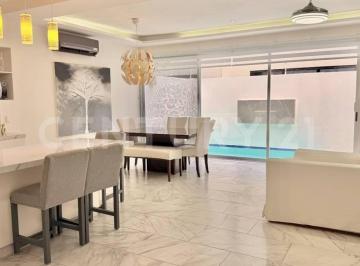 Casa · 179m² · 3 Recámaras · 3 Estacionamientos · Casa en Venta con Alberca Privada y Diseño Contemporáneo - Arbolada Cancún