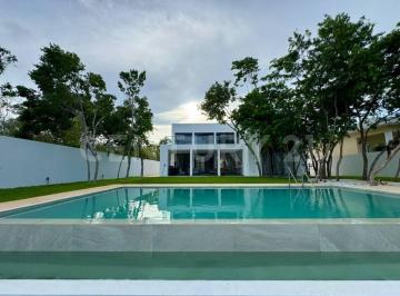 Casa · 794m² · 4 Recámaras · 6 Estacionamientos · Casa de Lujo en Venta en Lagos del Sol con Vista Al Lago