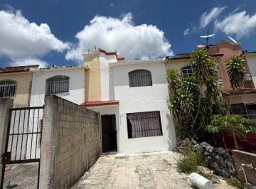 Casa · 60m² · 2 Recámaras · 1 Estacionamiento · Casa en Venta en Haciendas del Caribe en Cancún C4143