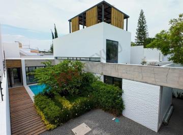 N/A · Casa en Una de Las Colonias Más Exclusivass y Bien Conectadas de Querétaro