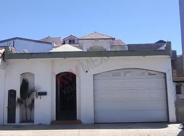 N/A · Impresionante Casa en Terrazas de La Presa!