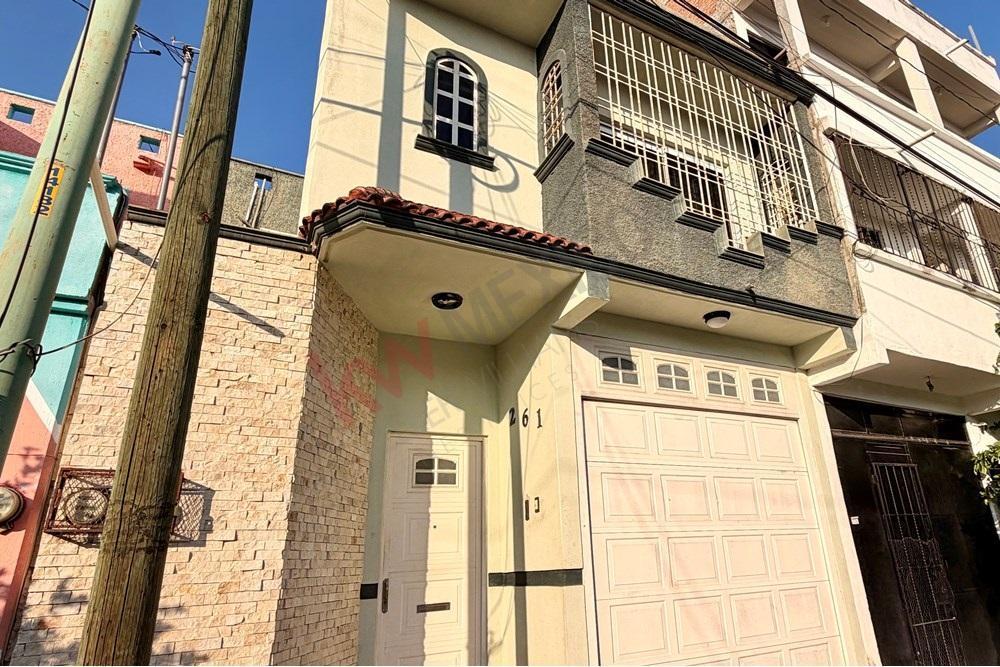 Propiedad en Venta - Calle Águila Blanca 162, Fraccionamiento Las Águilas, 29049 Tuxtla Gutiérrez, C