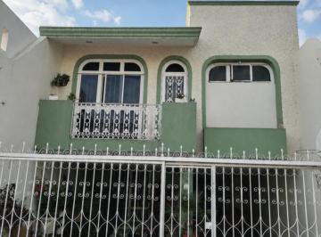 N/A · Amplia Casa en Venta en Hacienda Echeveste, León, Gto.