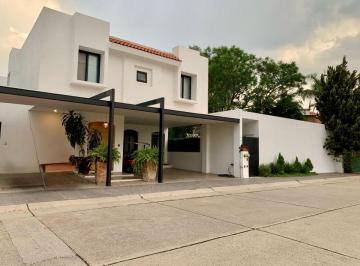 Casa de 3 habitaciones, León · Casa y Terreno Juntos en Venta en El Club de Golf La Hacienda