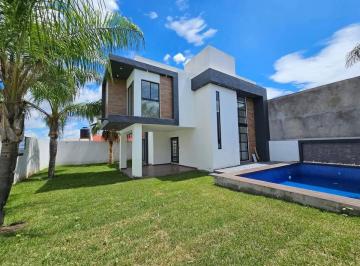 Casa de 4 habitaciones, Yautepec · Venta de Casa en Altos de Oaxtepec con Todos Los Servicios