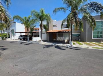 ab4684ae8b4876717542f7fe4d01c0034219379fe39774ff3fc62765cefb4f8c · Casa en Renta en Centro Sur, Dentro de Condominio Claustros de La Coprregidora I