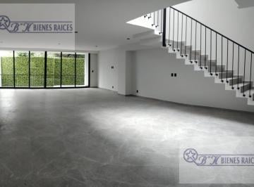 Casa · 320m² · 3 Recámaras · 2 Estacionamientos · Casa en Renta, Tecamachalco, Re - Estrena Amplia y en El Mejor Punto de Tecamachalco