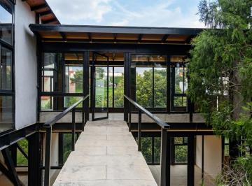 Casa · 240m² · 3 Recámaras · 2 Estacionamientos · Casa en Venta en Loma del Tzompantle