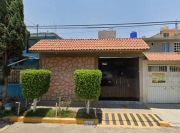 Casa de 3 habitaciones, Ecatepec de Morelos · Casa en Venta en Jardines de Morelos, Ecatepec
