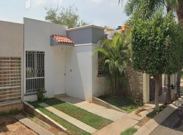 Casa de 2 habitaciones, Tonalá · Casa de 76 m² con 2 Recámaras en Venta en Tonalá