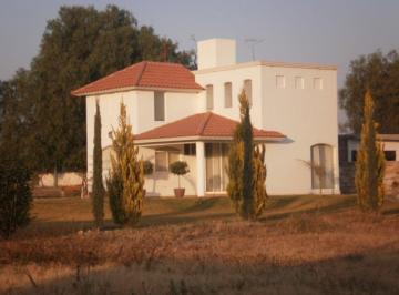 Casa en condominio de 1 habitación, Celaya · En Venta Casa Pequeña con Gran Jardin en Quinta Sta Maria, Celaya