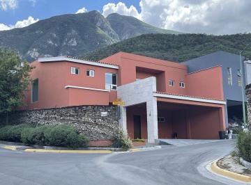 Casa de 5 habitaciones, Monterrey · Casa Azulejos