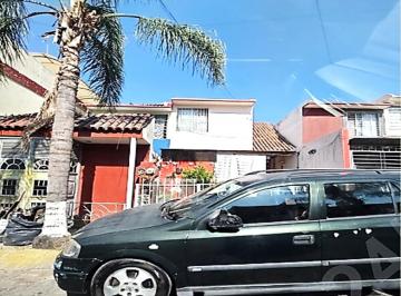 Casa de 2 habitaciones, Tonalá · Casa Desarrollada en Dos Niveles con 70 m² Construidos con 2 Recámaras en Venta en Tonalá