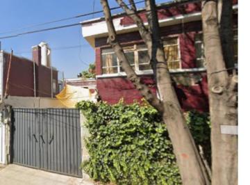Casa de 3 habitaciones, Coyoacán · Casa en Remate 229 m² en Coyoacán Muy Cerca de Oasis Coyoacán y Miguel Ángel de Quevedo