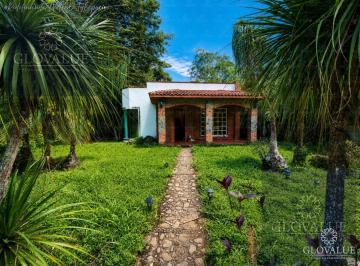 Casa · 232m² · 3 Recámaras · 3 Estacionamientos · Casa en Coatepec