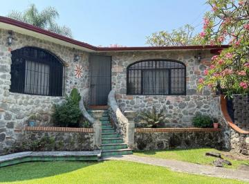 Casa de 4 habitaciones, Jiutepec · Renta de Hermosa Casa Colonial en Fraccionamiento Las Fincas