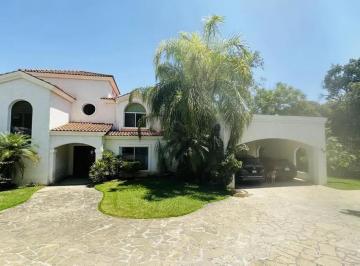 1 · Casa en Venta Colonia San Francisco Zona Carretera Nacional Santiago