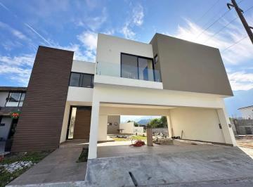 1 · Casa en Venta La Joya Residencial Zona Carretera Nacional Monterrey