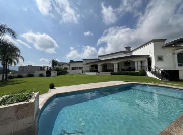1 · Casa en Venta Bosques de Valle Alto Zona Carretera Nacional Monterrey