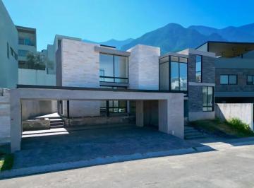 1 · Casa en Venta Sierra Alta Zona Carretera Nacional Monterrey