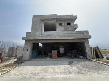 1 · Casa en Venta Viñedos de Sicilia Zona Carretera Nacional Monterrey
