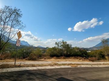 1 · Terreno Descendente en Venta Sierra Alta Zona Carretera Nacional Monterrey