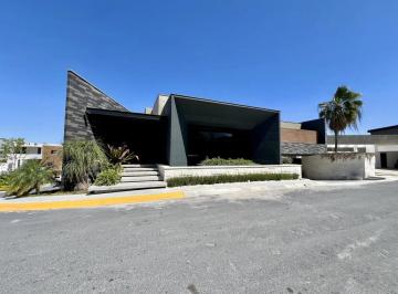 1 · Casa en Venta Sierra Alta 9no Sector Zona Carretera Nacional Monterrey