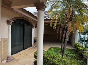 Casa · 400m² · 3 Recámaras · 2 Estacionamientos · Casa en Renta en Valle, San Pedro Garza García