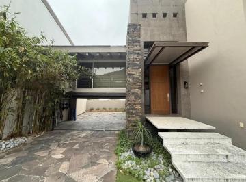 1 · Casa en Venta Lomas del Hipico Zona Carretera Nacional Monterrey