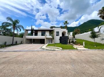 1 · Casa en Renta Portal del Huajuco Zona Carretera Nacional Monterrey