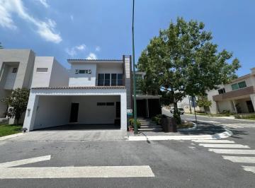 1 · Casa en Renta Colonia Sierra Alta Zona Carretera Nacional Monterrey