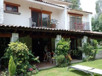 Casa de 4 habitaciones, Cuernavaca · Casa de 254 m² con 4 Recámaras en Venta en Vista Hermosa