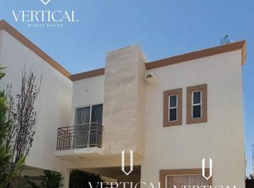 Casa · 3 Recámaras · Casa en Fraccionamiento Monteverde