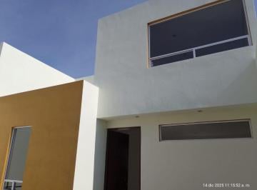 Casa de 3 habitaciones, Morelia · Casa en Venta Lomas del Durazno Cerca de Av Amalia Solorzano Morelia