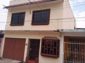 Casa · 3 Recámaras · 1 Estacionamiento · Casa en Venta en Col Infonavit Camioneros, Coatzintla, Veracruz