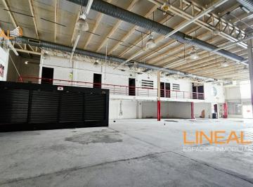 Local comercial · 694m² · 20 Estacionamientos · Local en Renta en Guadalupe