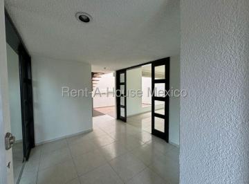 Casa de 4 habitaciones, Naucalpan de Juárez · Casa en Venta en Ciudad Satelite, Naucalpan de Juárez