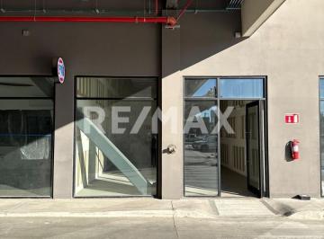 Local comercial · 95m² · 1 Recámara · En Renta Local de 95 M.2 en Plaza Calzada Life, Zona Dorada - (4)