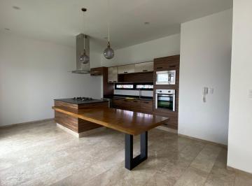 Casa · 300m² · 4 Recámaras · 3 Estacionamientos · Casa en Fraccionamiento Lomas de Chaultepec