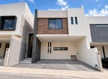 Casa de 4 habitaciones, San Luis Potosí · Casa en Venta en Lomas de Chapultepec