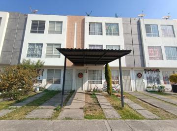 Casa · 100m² · 3 Recámaras · 1 Estacionamiento · Ccasa Amplia de 3 Pisos en Chalco Acepto Creditos