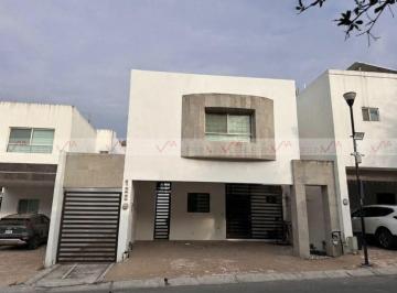 Casa · 206m² · 3 Recámaras · 2 Estacionamientos · Casa en Venta en Cumbres Madeira