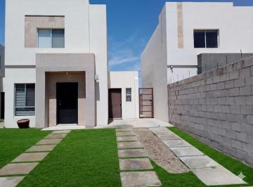 N/A · Casa en Renta en Privada Gran Segovia con Alberca y Gimnasio