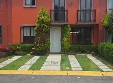 Casa en condominio · 3 Recámaras · 2 Estacionamientos · Casa en Renta en Valle de La Hacienda
